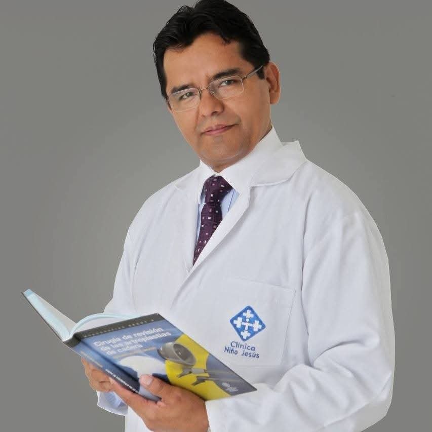 Dr. Edgar Sempértegui Soria